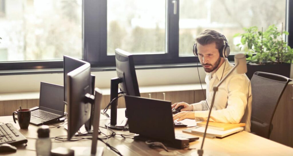 8 Reasons Why Good Customer Service For Dropshipping Is Essential In 2021
